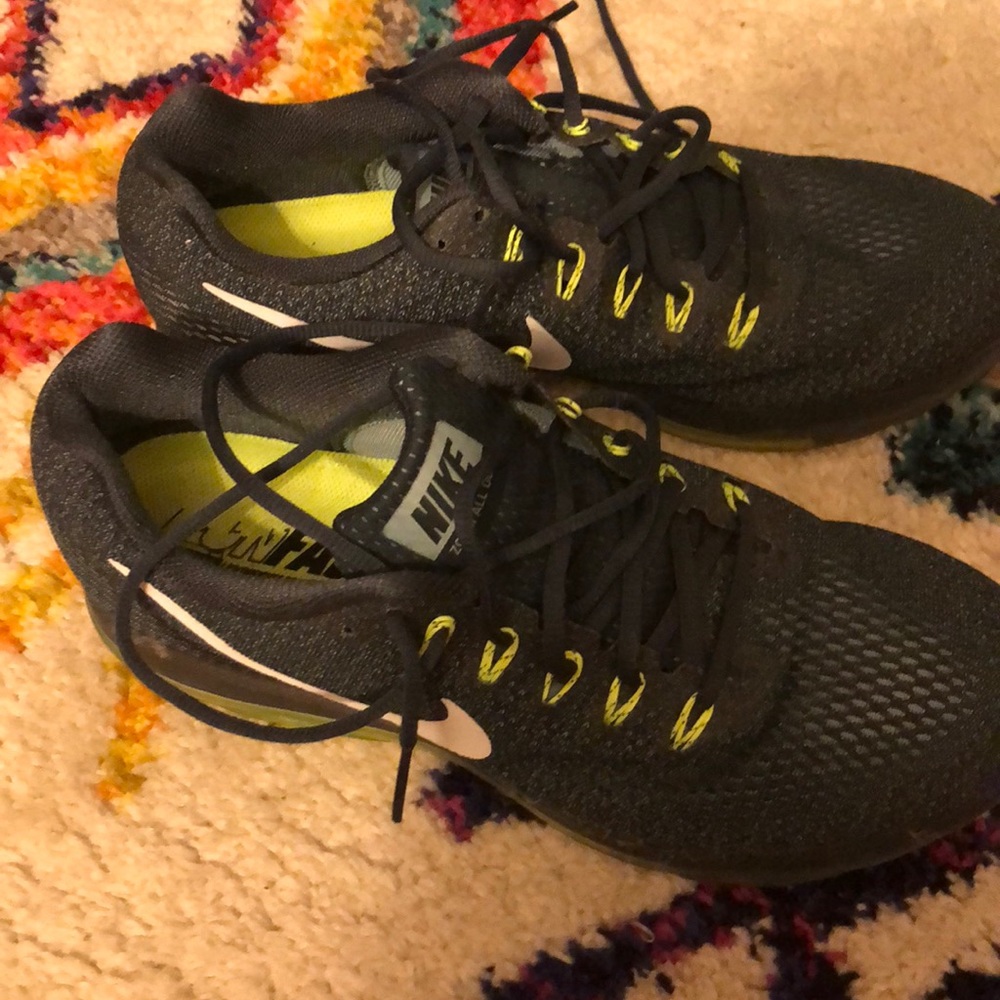 men’a nike air max running sneakers